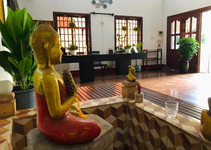 Phum Angkor Hostal *